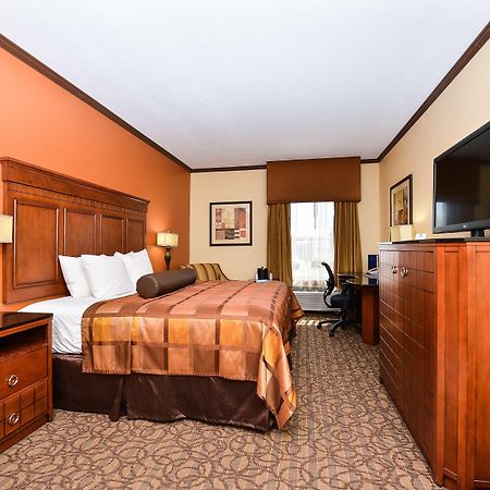 Best Western Plus Midwest Inn & Suites Salina Bagian luar foto