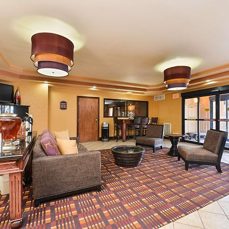 Best Western Plus Midwest Inn & Suites Salina Bagian luar foto