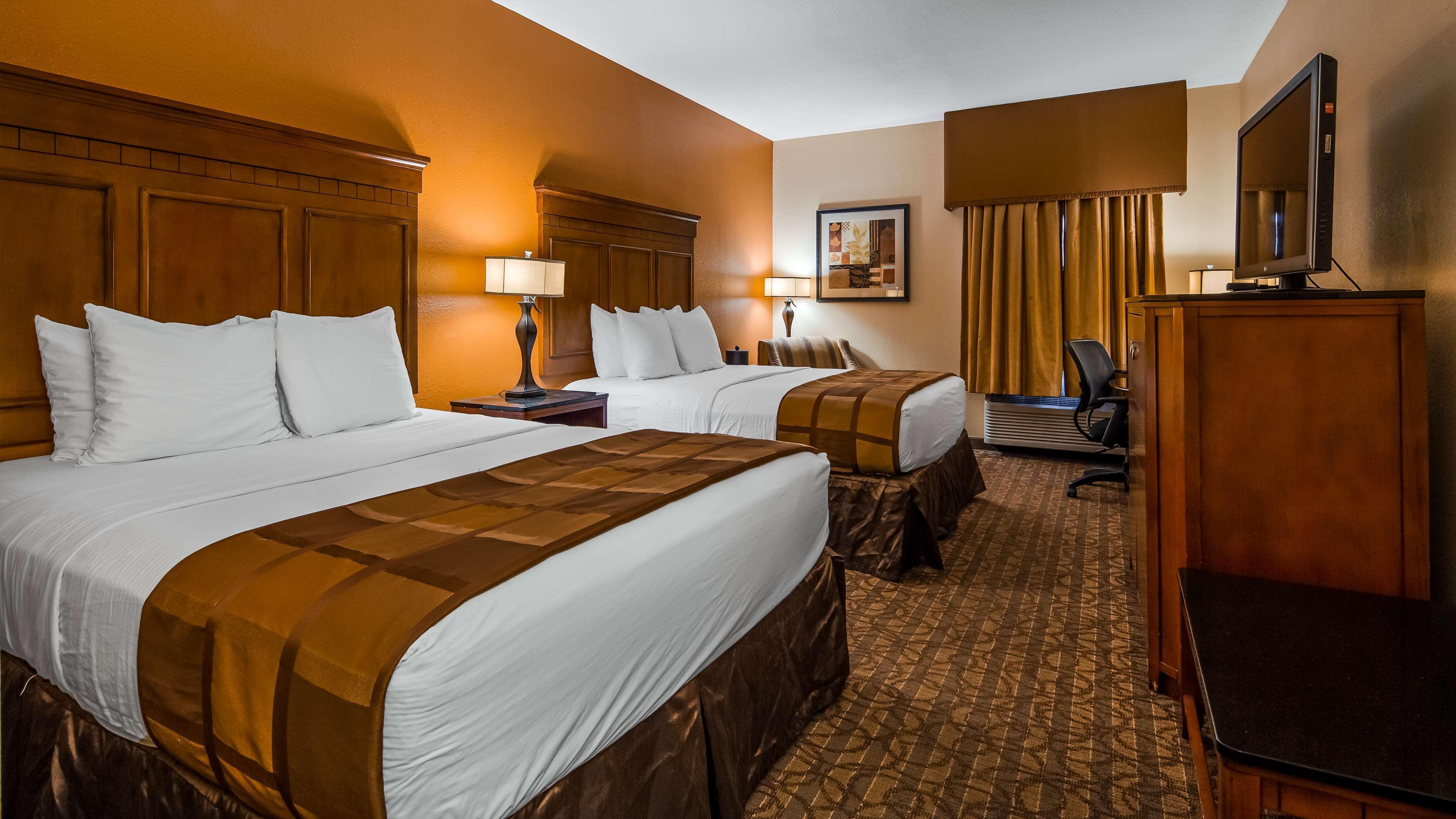 Best Western Plus Midwest Inn & Suites Salina Bagian luar foto