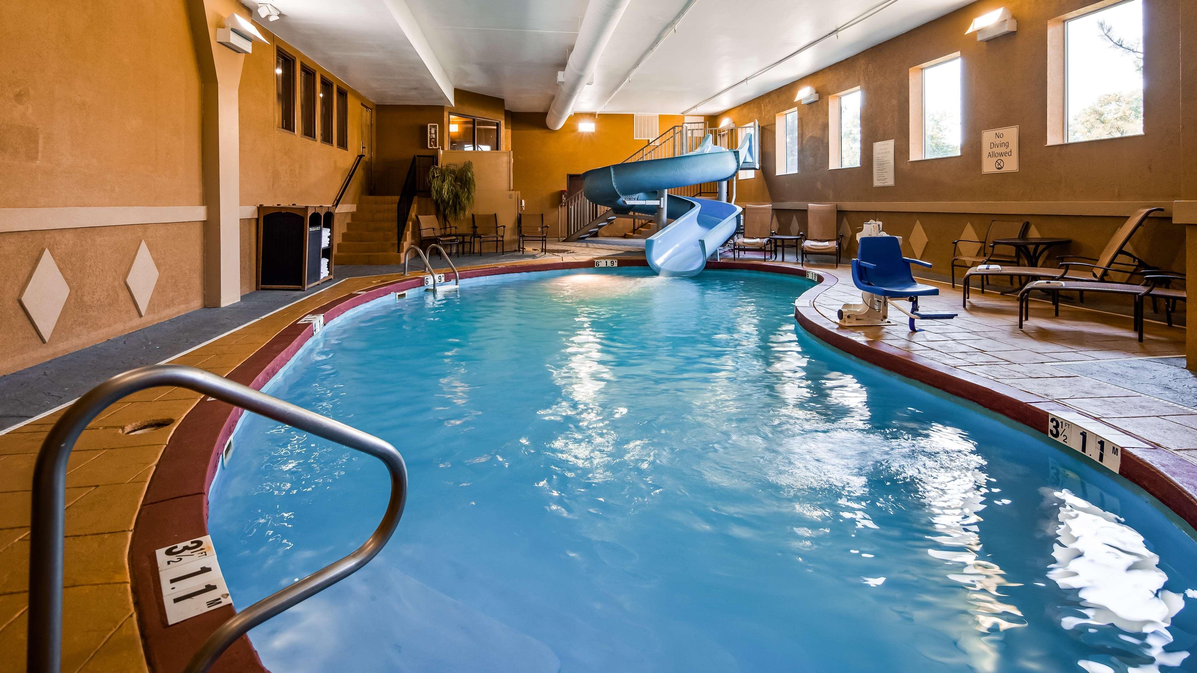 Best Western Plus Midwest Inn & Suites Salina Bagian luar foto