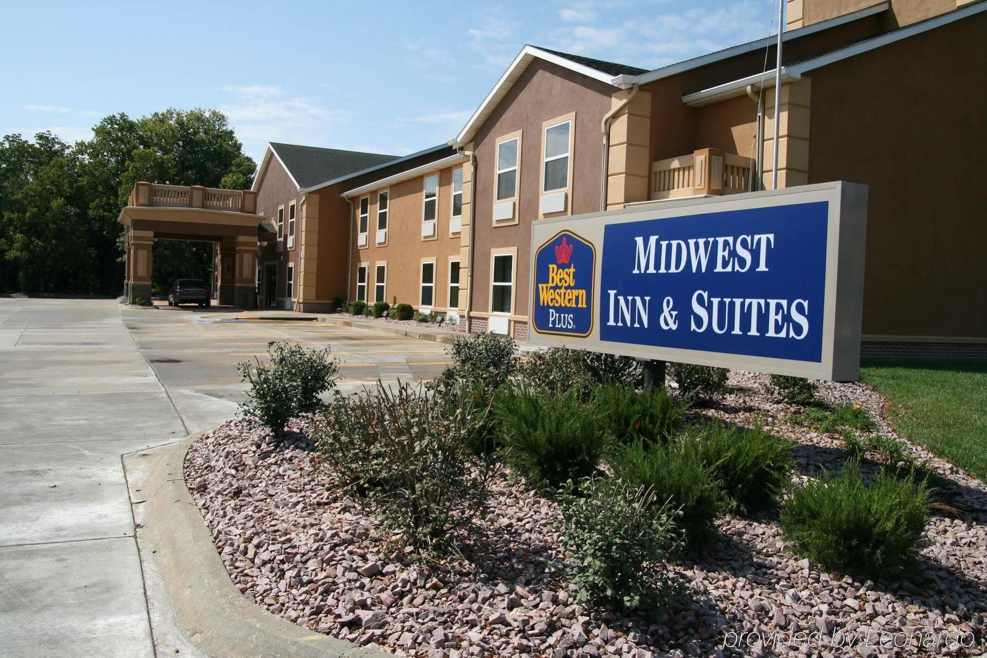 Best Western Plus Midwest Inn & Suites Salina Bagian luar foto