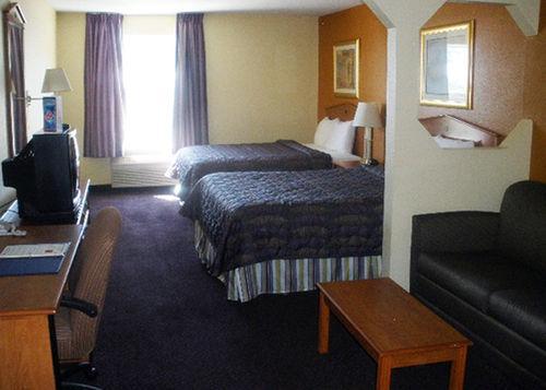 Best Western Plus Midwest Inn & Suites Salina Ruang foto